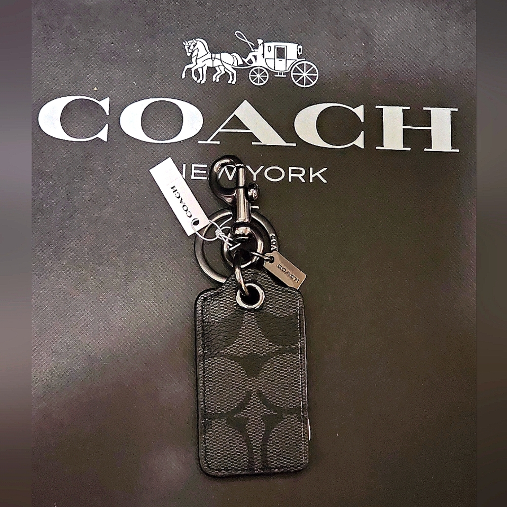 (UNISEX) COACH BOTTLE OPENER KEY FOB/KEYCHAIN IN SIGNATURE CANVAS (NWT)